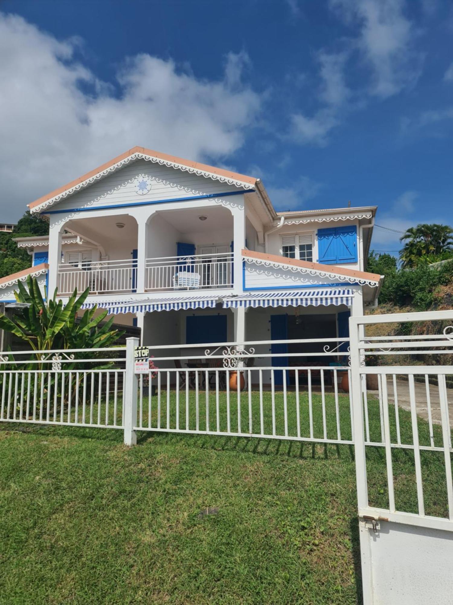 Villa Avec Vue T2 A T5 Duo De La Baie Le Robert Luaran gambar